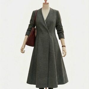 Elegant Gray Women's coat